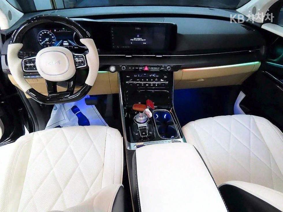 2023 - kia carnival