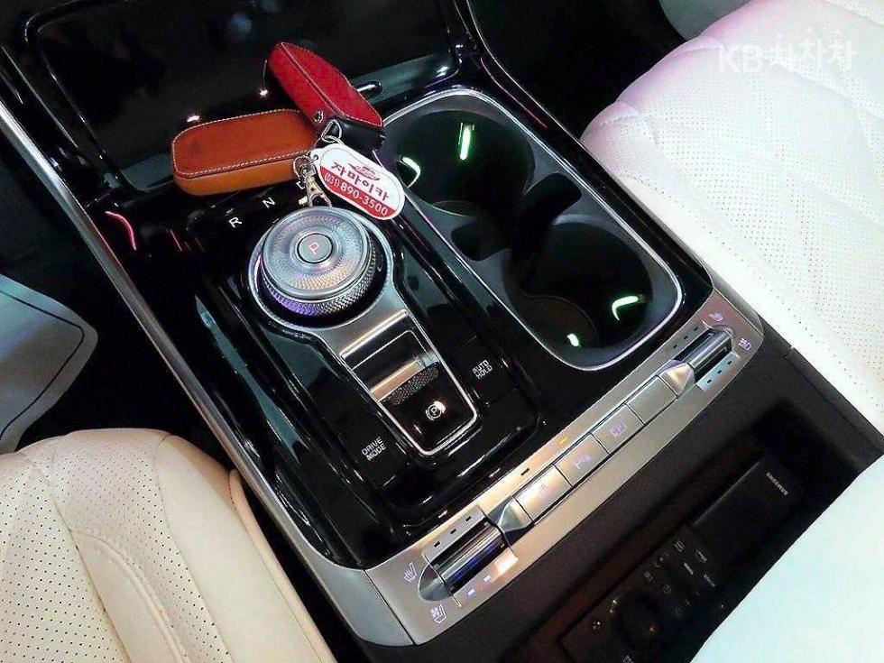 2023 - kia carnival