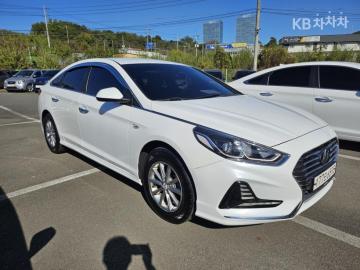 Hyundai Sonata 2.0 — foto 1