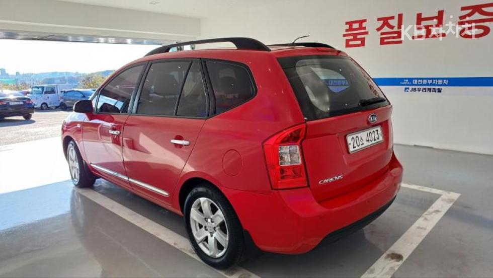 Kia Carens — miniaturë 5