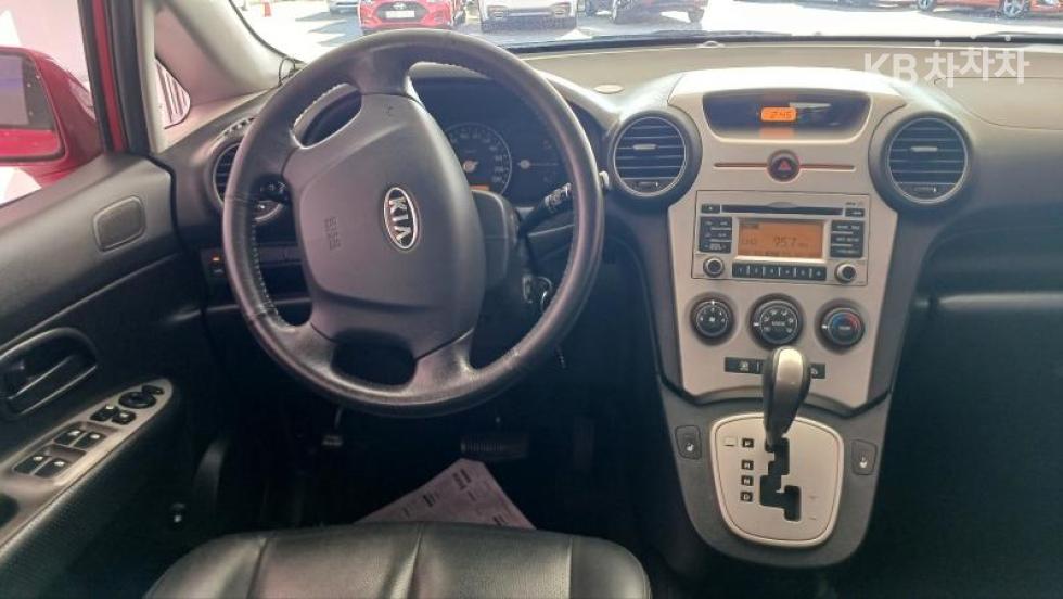 Kia Carens — miniaturë 7