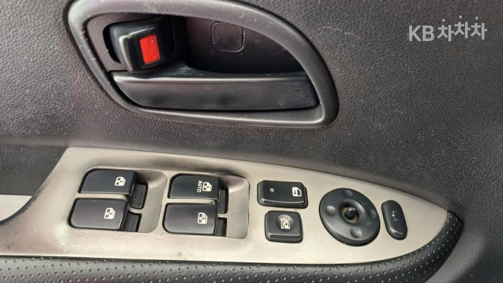 Kia Carens — miniaturë 8