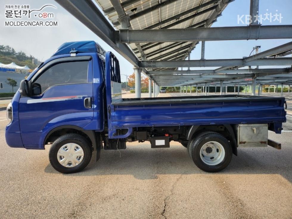 2022 - kia bongo iii