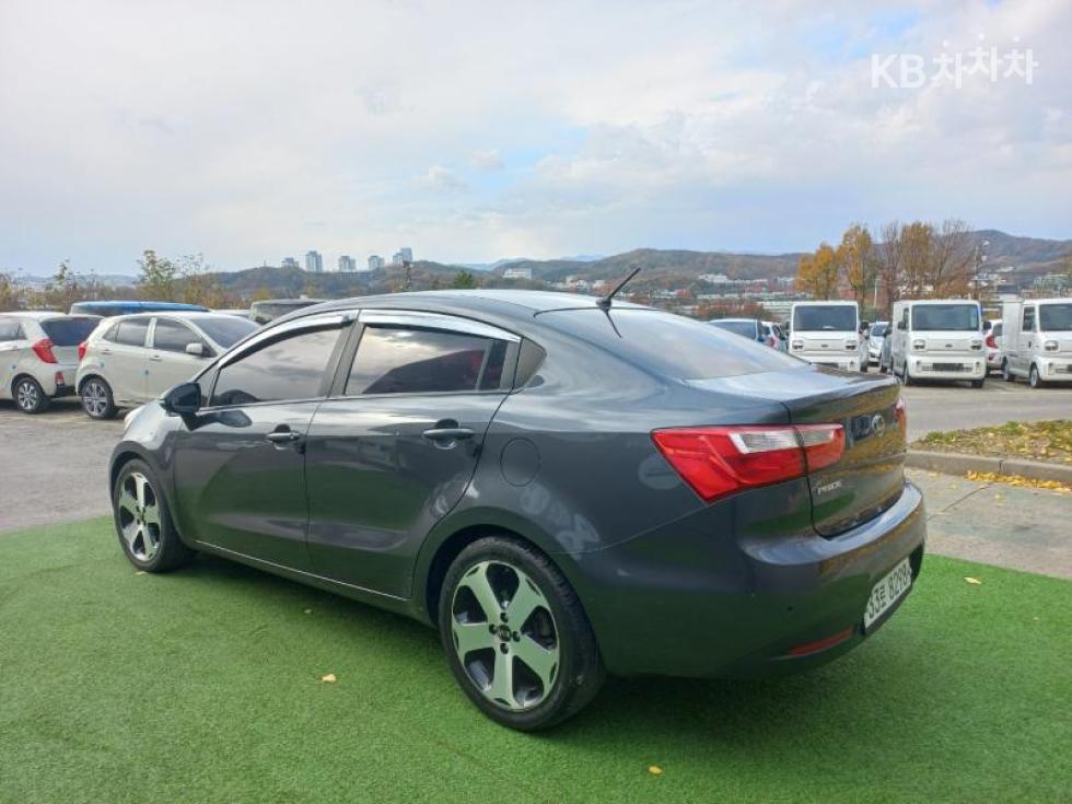 2013 - kia pride