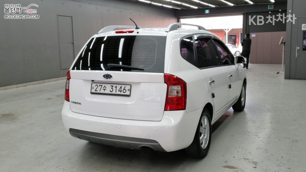 Kia Carens — miniaturë 2