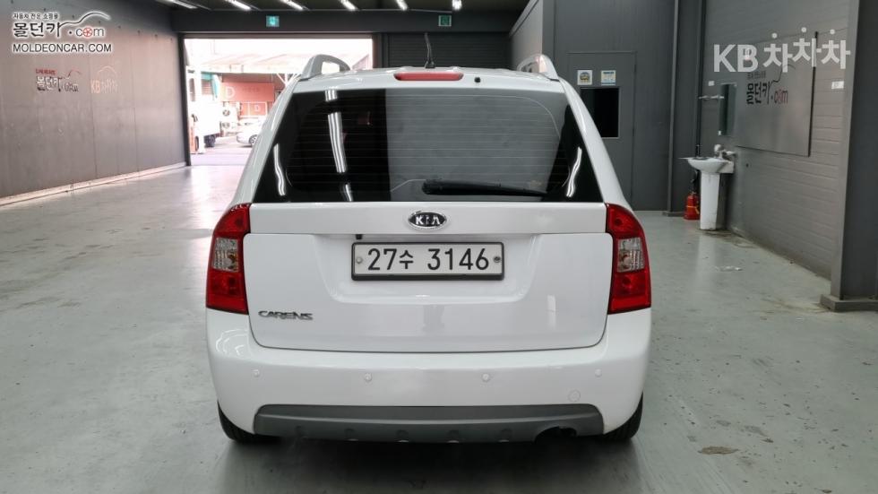 Kia Carens — miniaturë 4