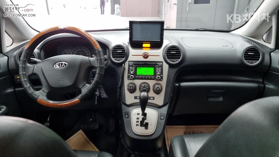 Kia Carens — miniaturë 5
