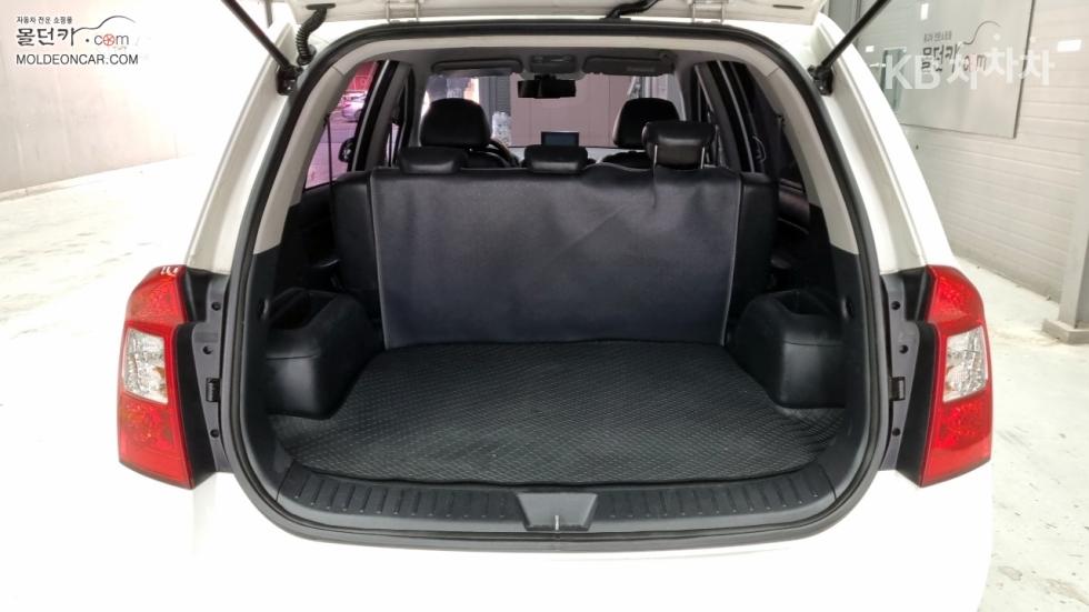 Kia Carens — miniaturë 17