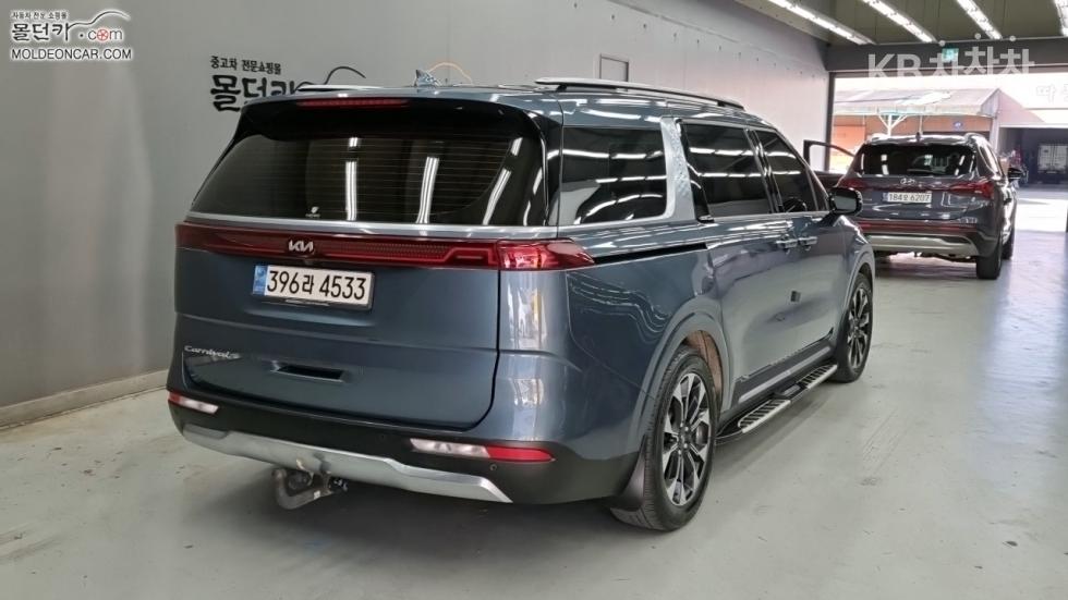 2021 - kia carnival