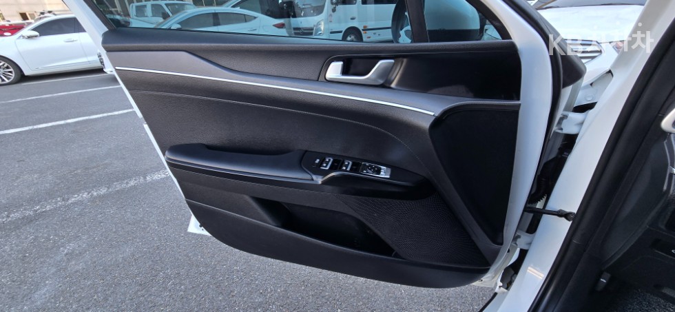 2021 - kia k5