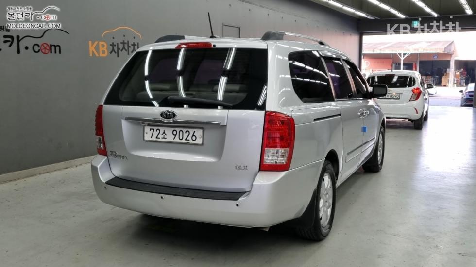 2012 - kia carnival