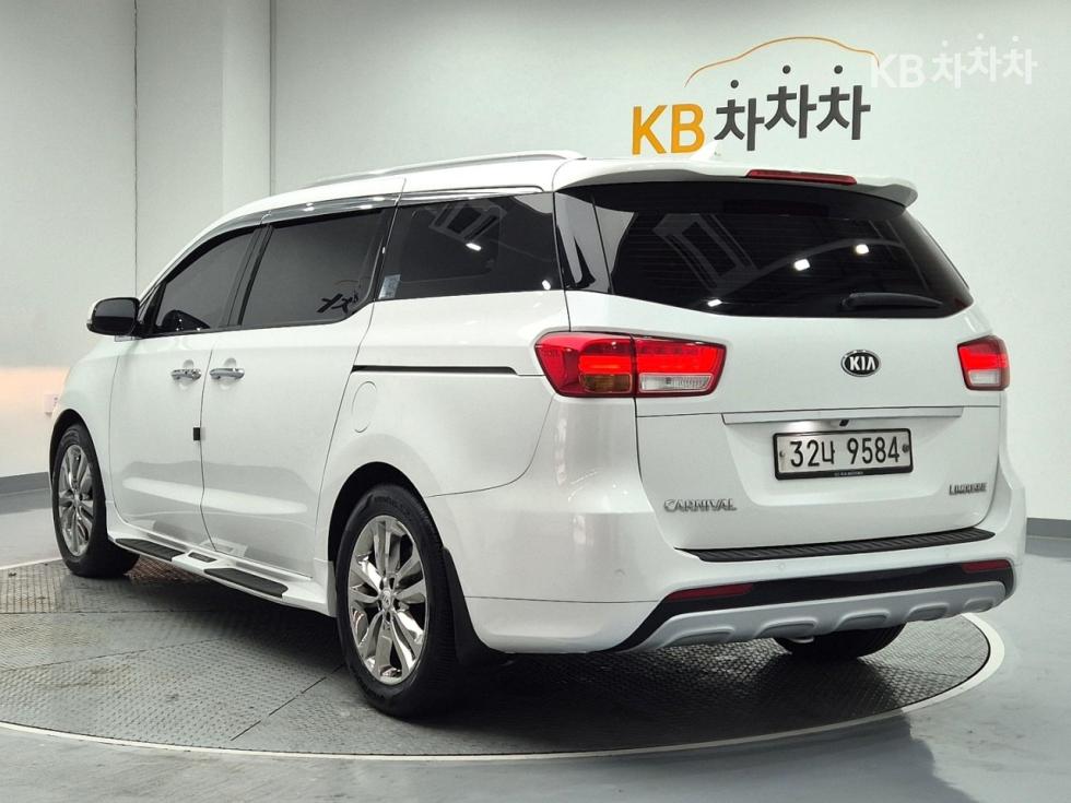 2018 - kia carnival