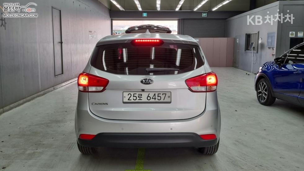Kia Carens — miniaturë 4