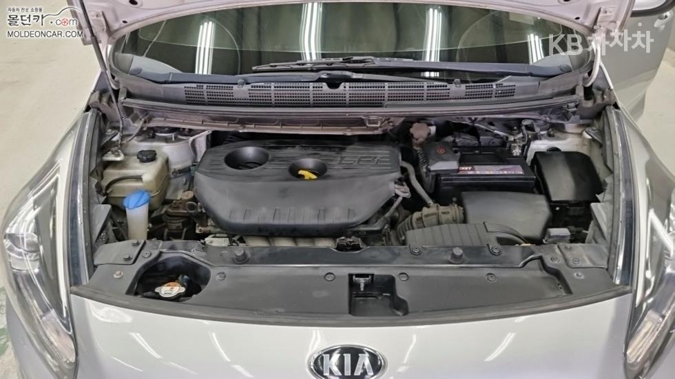 Kia Carens — miniaturë 6