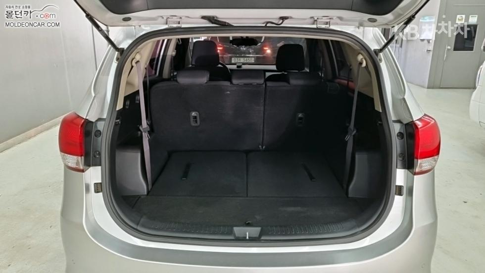 Kia Carens — miniaturë 17