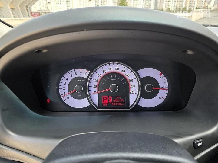 Kia Carens New 2.0 LPI GLX Premium Type 8