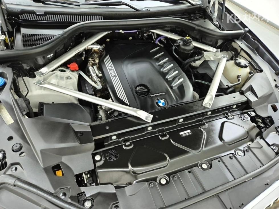 BMW X5 — miniaturë 5