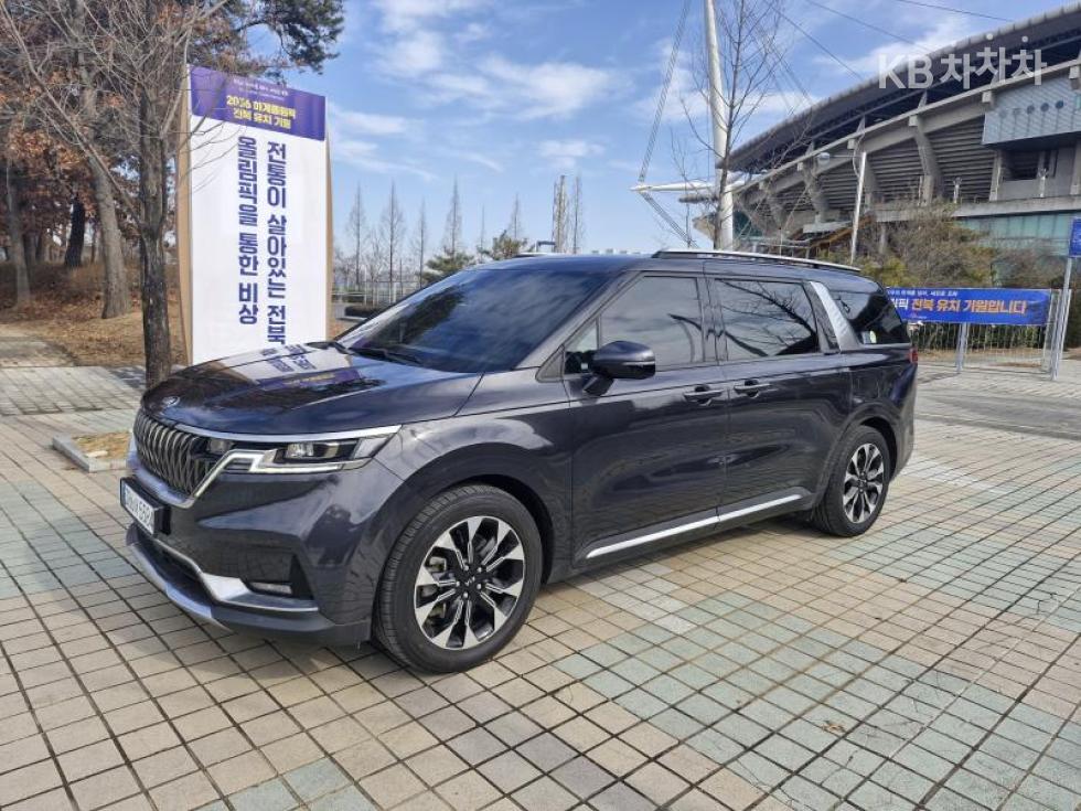 2021 - kia carnival