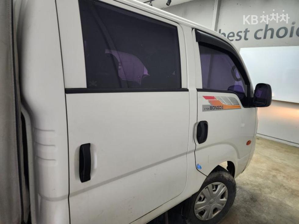 2017 - kia bongo iii