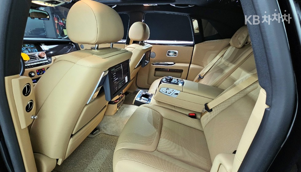 Rolls-Royce Ghost — miniaturë 9