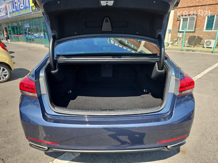 Hyundai Genesis DH G330 Premium AWD 8