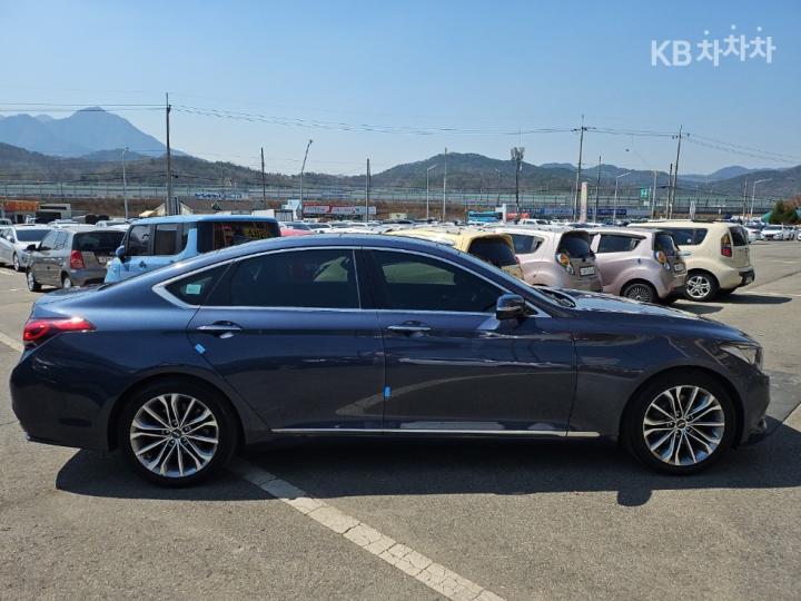 Hyundai Genesis DH G330 Premium AWD 10