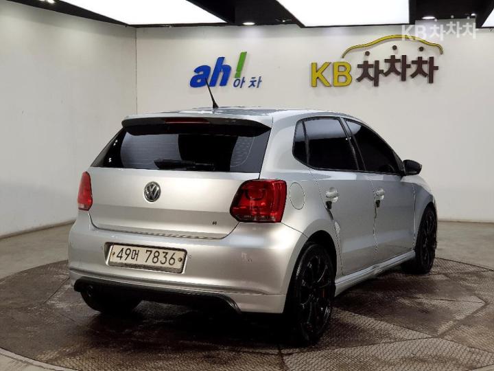 Volkswagen Polo 1.6 TDI R-Line 5