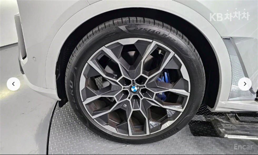 BMW X7 — miniaturë 5