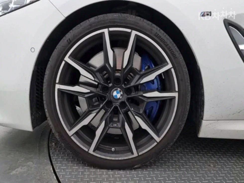 BMW 8er — miniaturë 5