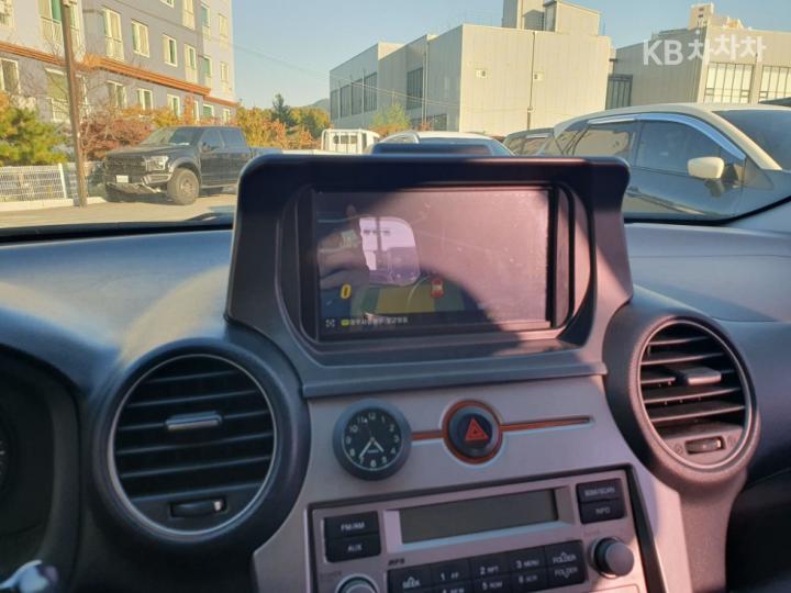 Kia Carens New 2.0 LPI GX Premium Type 8