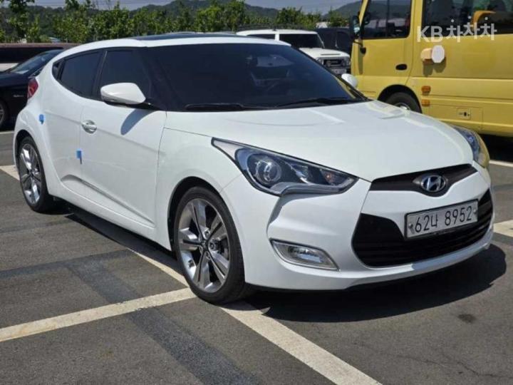 Hyundai Veloster 1.6 PYL DCT 4
