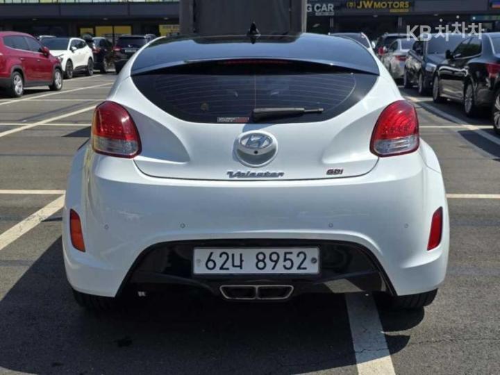 Hyundai Veloster 1.6 PYL DCT 5