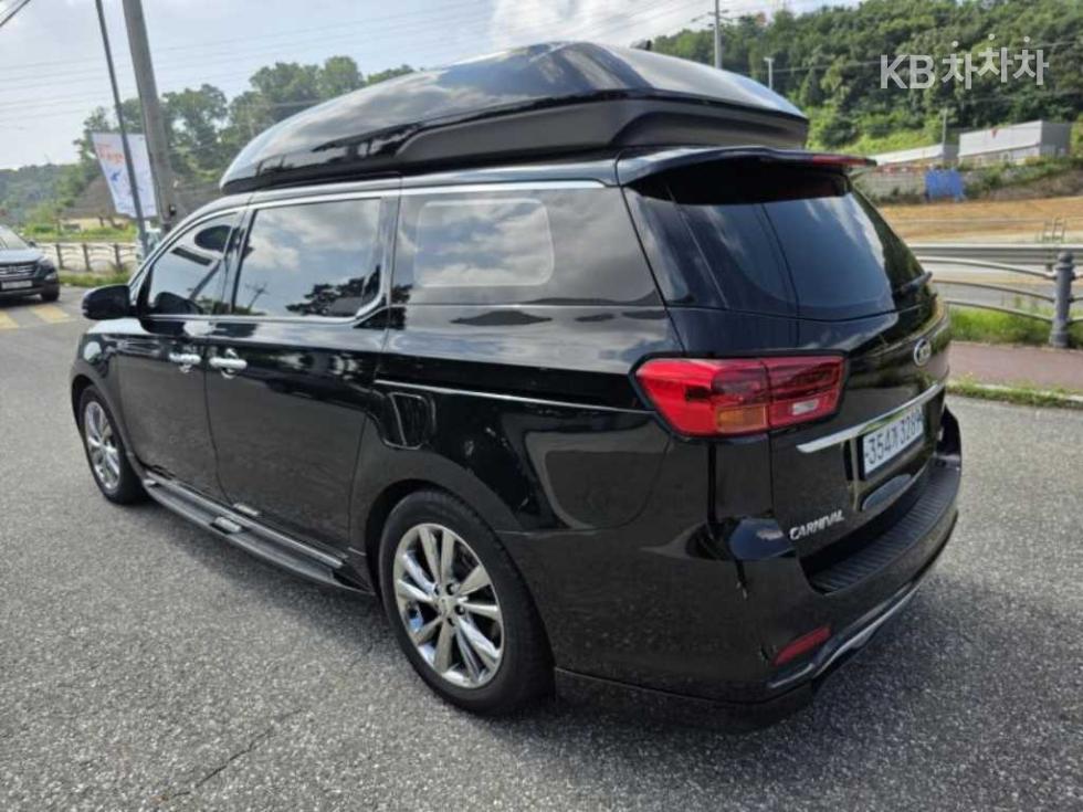 2020 - kia carnival
