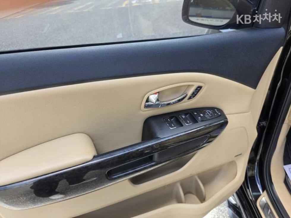 2020 - kia carnival