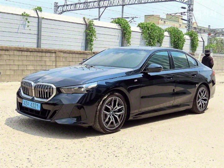 BMW i5 eDrive 40 M Sport 3