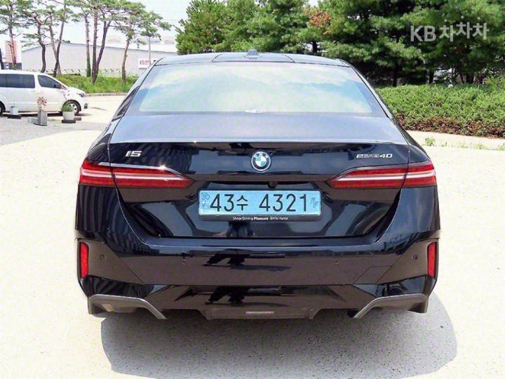 BMW i5 eDrive 40 M Sport 5