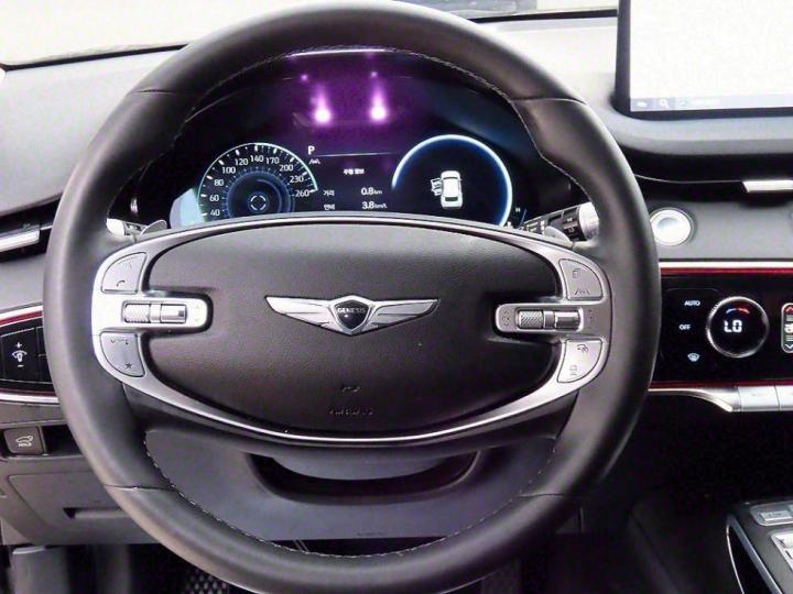 Genesis GV70 Diesel 2.2 2WD 8