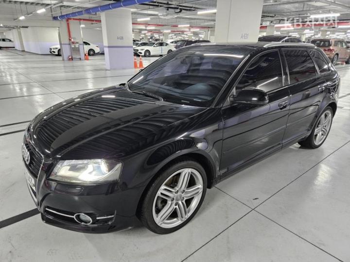 Audi A3 NEW 2.0 TFSI 8P Dynamic 2