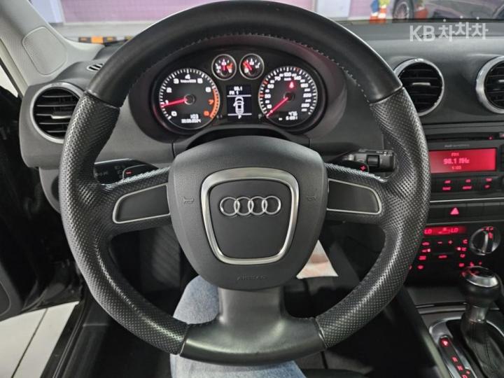 Audi A3 NEW 2.0 TFSI 8P Dynamic 10
