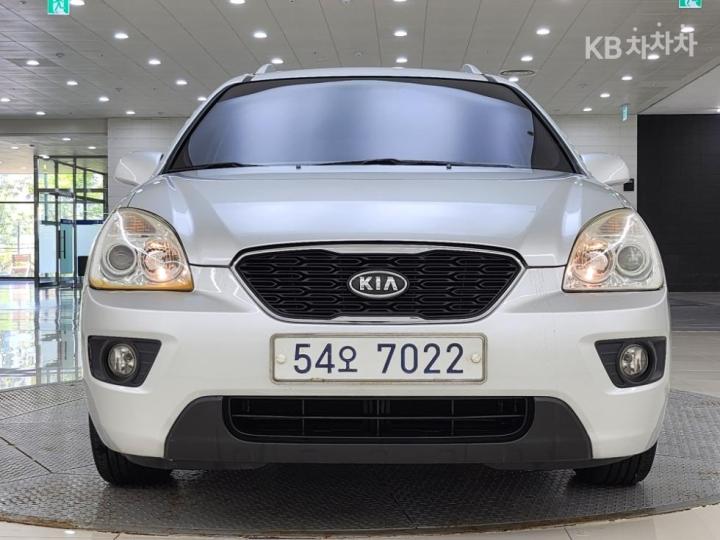 Kia Carens New 2.0 LPI GX Top Model 2