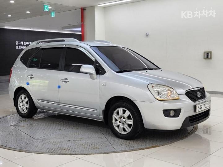 Kia Carens New 2.0 LPI GX Top Model 5