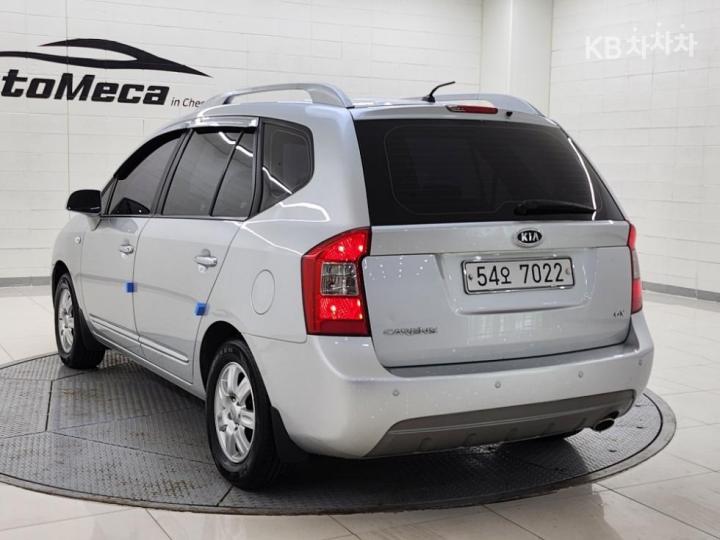 Kia Carens New 2.0 LPI GX Top Model 9