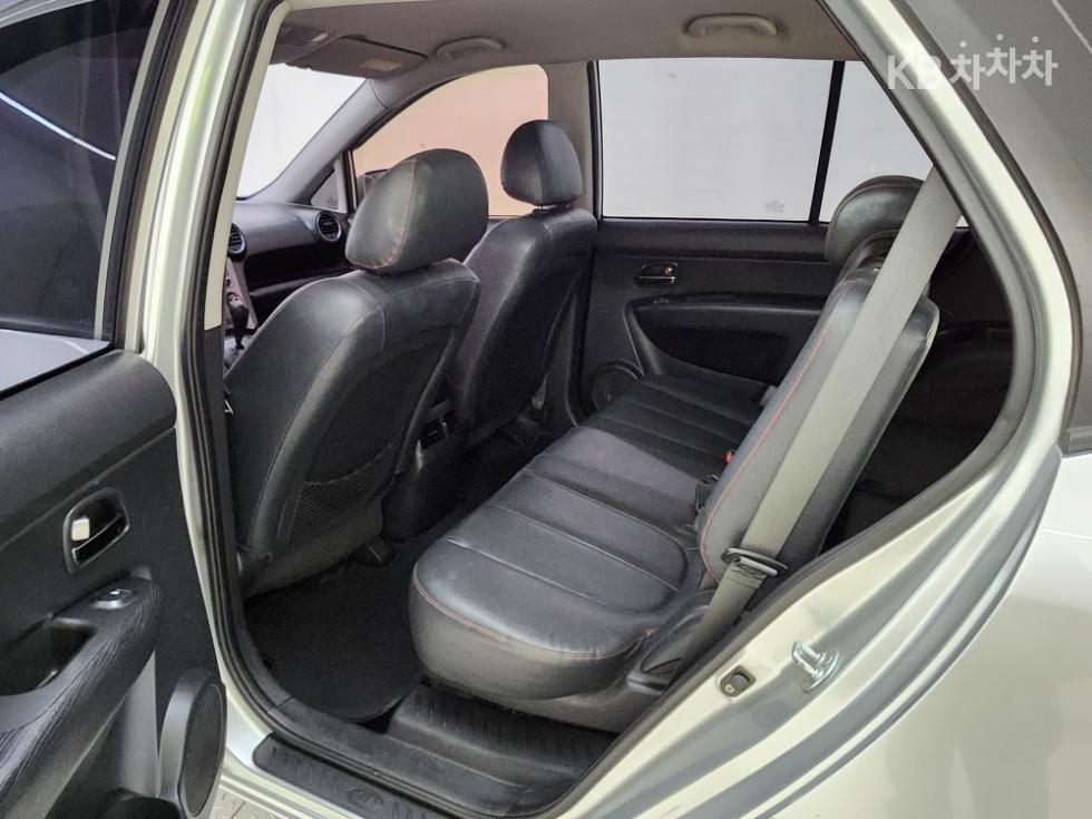 Kia Carens — miniaturë 9
