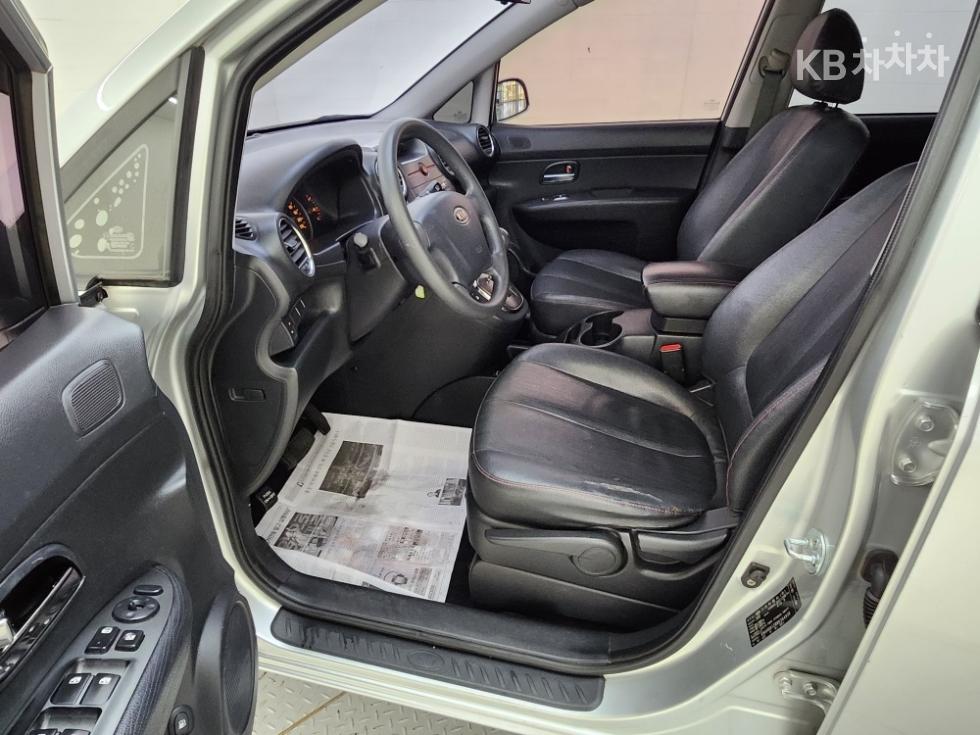 Kia Carens — miniaturë 12