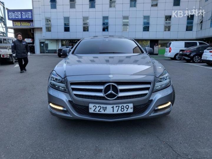Mercedes-Benz CLS-Class W218 CLS350 Gasoline BlueEfficiency W218 2011-2012 3