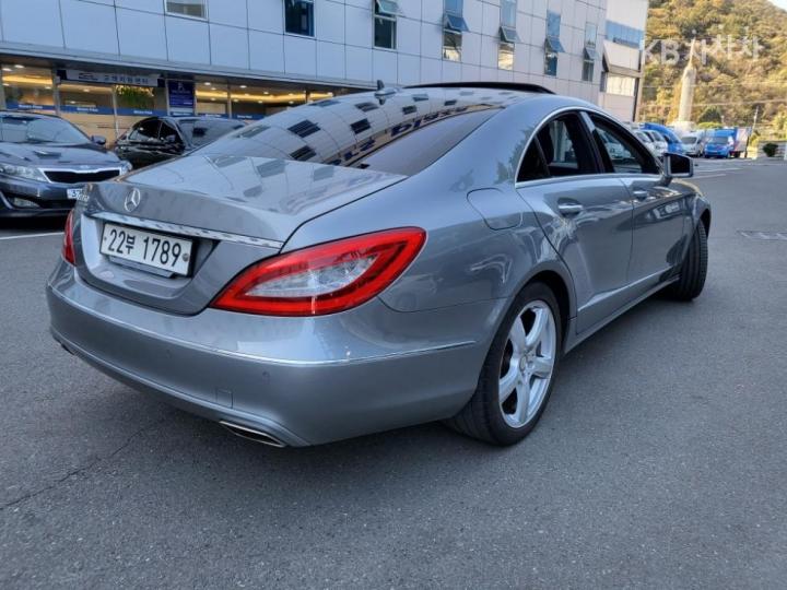 Mercedes-Benz CLS-Class W218 CLS350 Gasoline BlueEfficiency W218 2011-2012 5