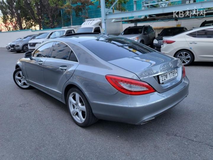 Mercedes-Benz CLS-Class W218 CLS350 Gasoline BlueEfficiency W218 2011-2012 7