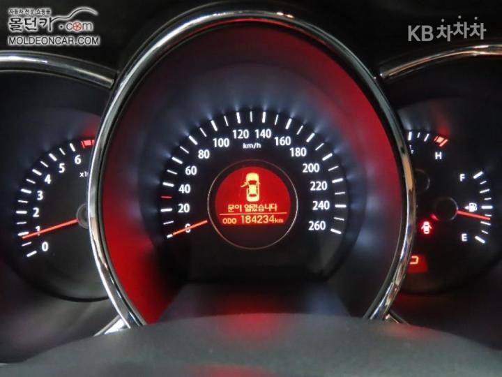 Kia K5 Gasoline 2.0 Luxury 6