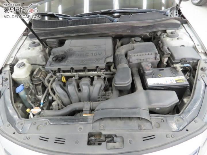 Kia K5 Gasoline 2.0 Luxury 9