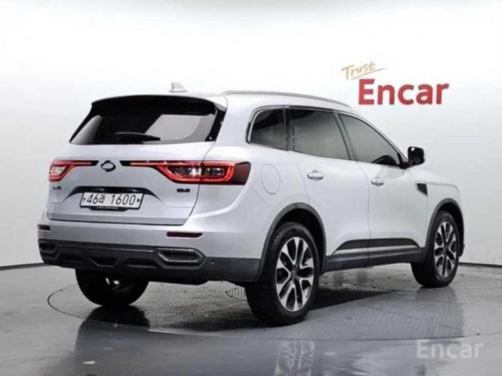 Renault QM6 2.0 2WD RE Signature 5